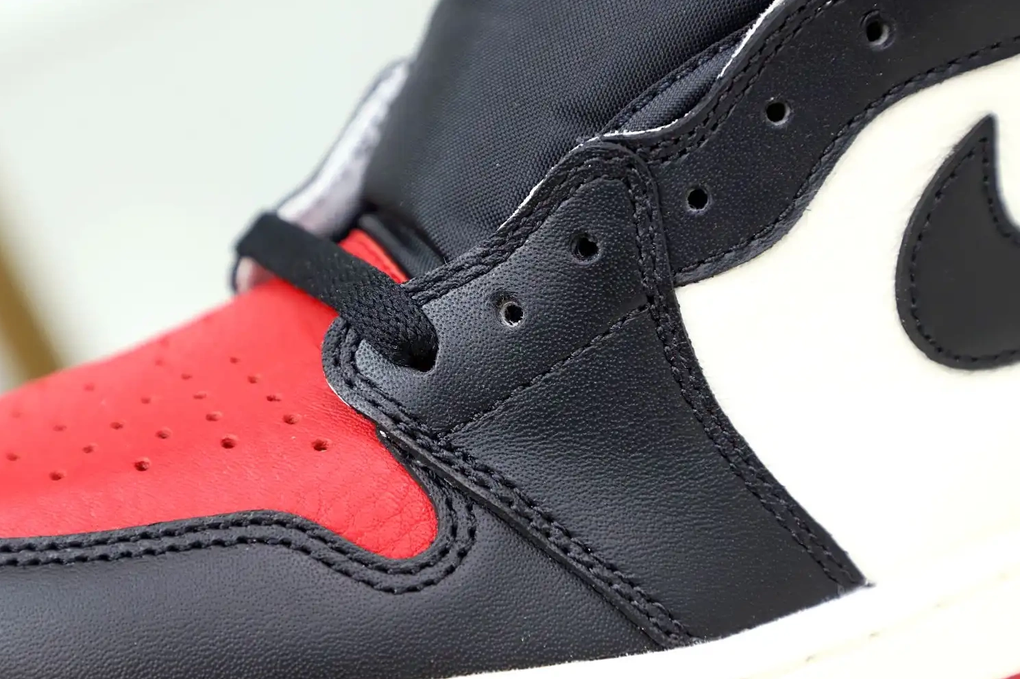 JORDAN TOE' Kimikick 'BRED OG RETRO 1 HIGH AIR 0523